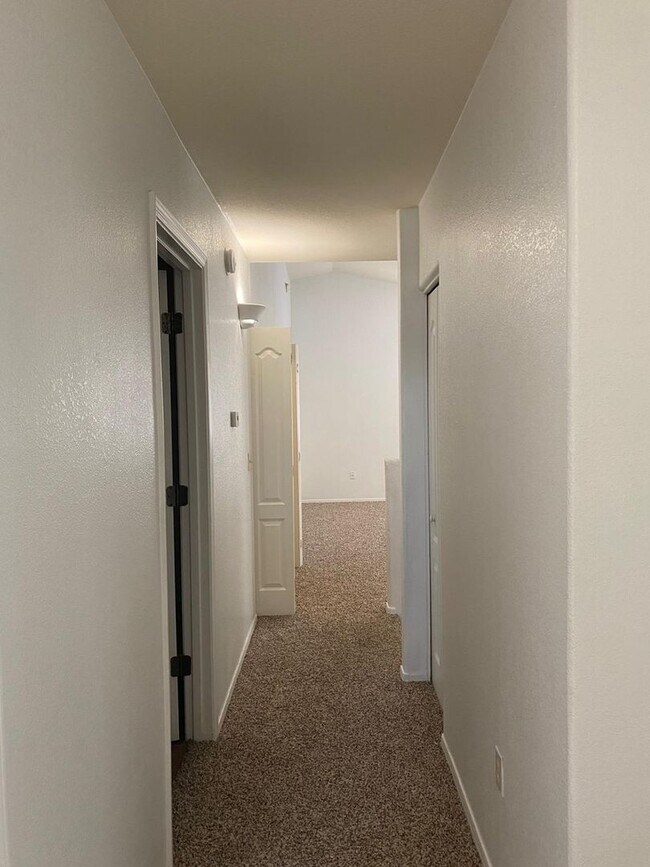 Building Photo - 7805 S Hidden Places Loop