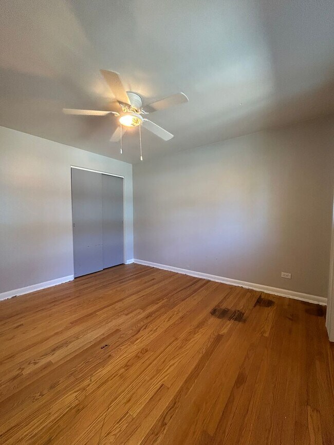 Building Photo - Dexter