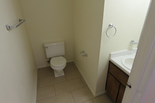 Building Photo - 8448 Spain Rd NE