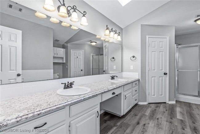 Building Photo - 8808 Skypark Dr