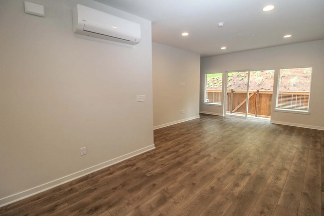 Building Photo - 10942 NE 189th St