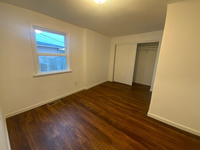 Building Photo - Beautiful Tacoma 4-Bedroom! Apply Today!