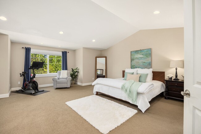 Building Photo - Bainbridge Island Home