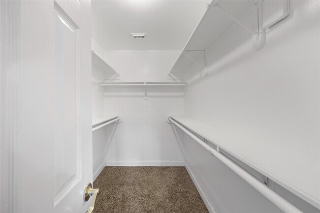 Building Photo - 14942 Gray Ridge Dr