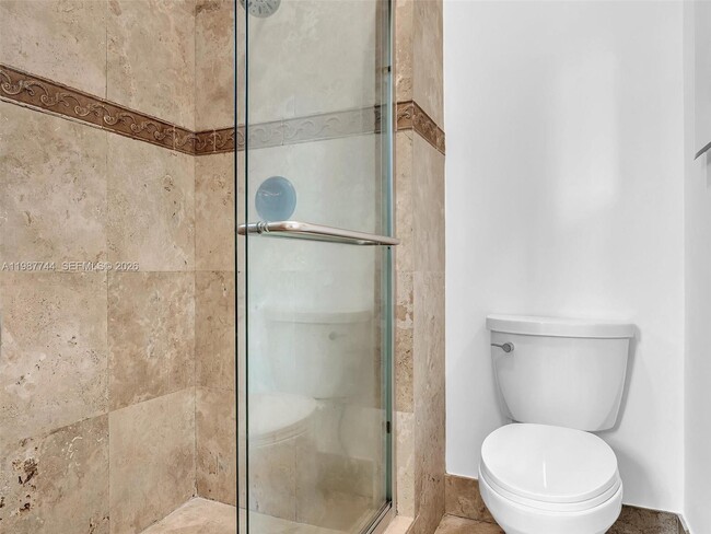 Building Photo - 11407 Lakeview Dr