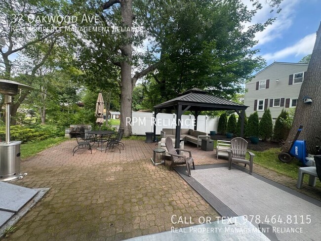 Building Photo - 32 Oakwood Ave