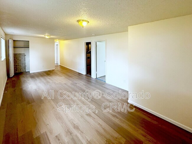 Building Photo - 1389 Commanchero Ct