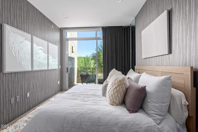 Building Photo - 4737 N Scottsdale Rd