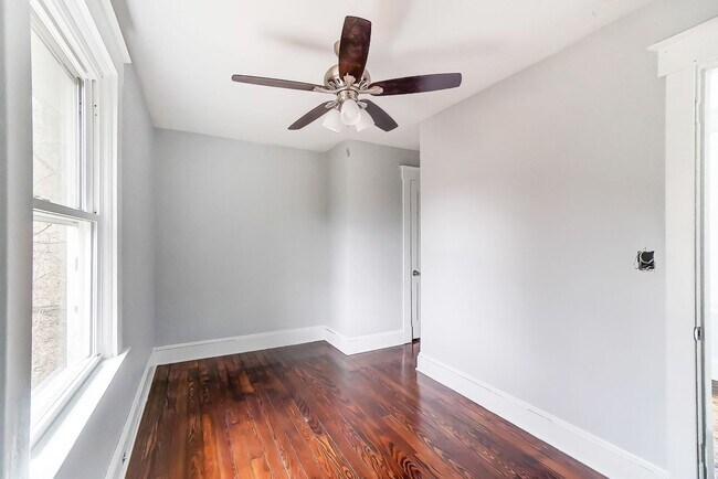 Building Photo - Three Bedroom Home in Covington!