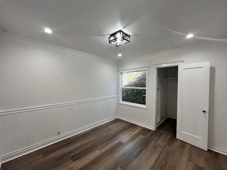 Building Photo - 5351 Packard St