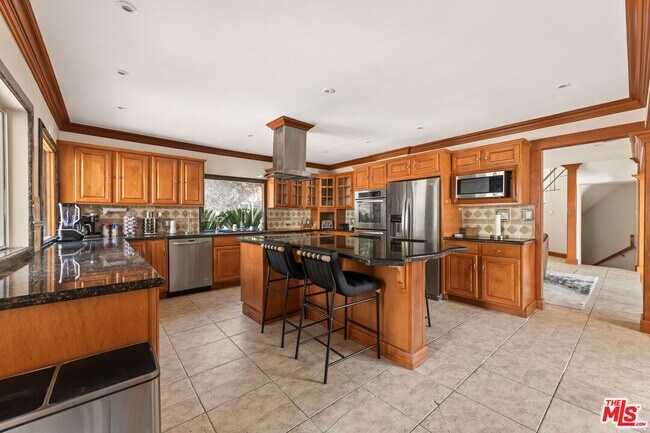 Building Photo - 3200 Oakley Dr