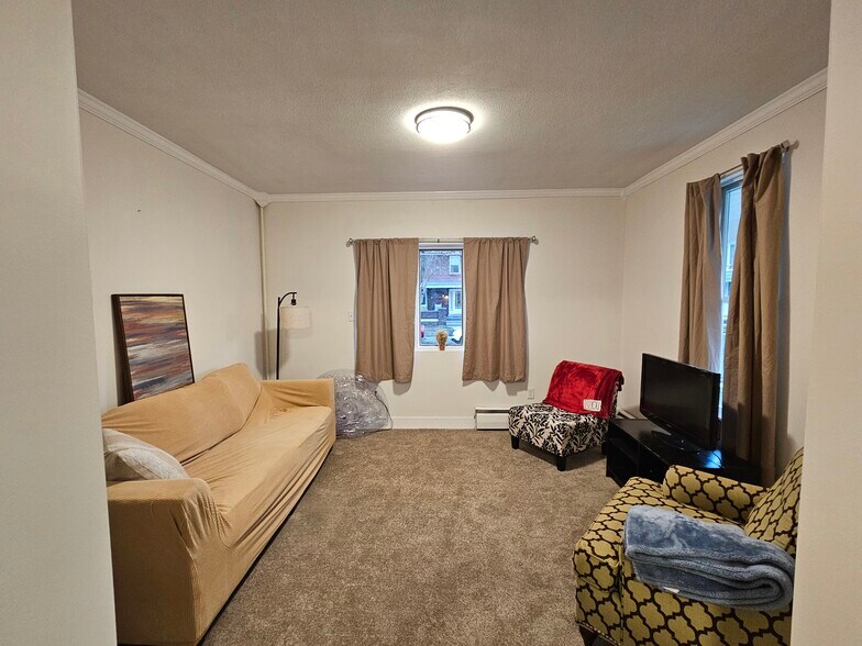 Second shared living room - 149 W Sheridan Ave