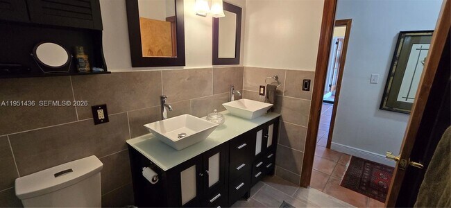 Building Photo - 4317 SW 62nd Ave