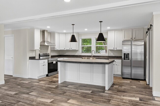 Building Photo - Brand New Pet Friendly Home in Chattanooga
