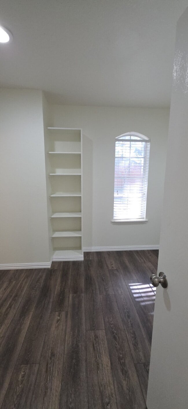 Building Photo - Beautifully Remodeled Home in Mansfield ISD – Corner Lot with Modern Upgrades!