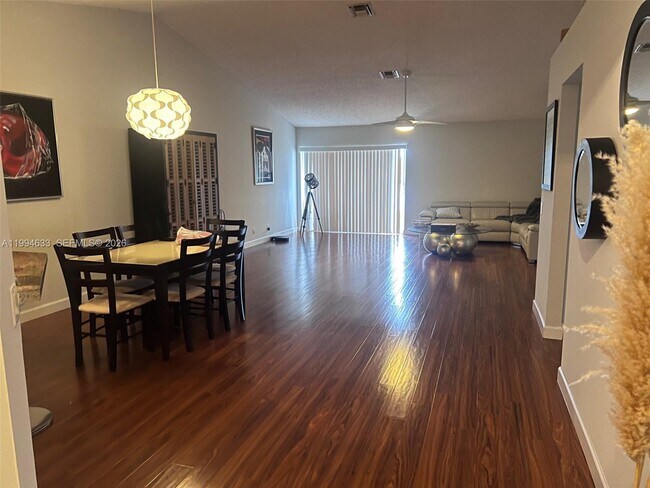 Building Photo - 1852 Andromeda Ln