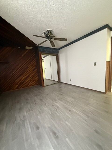 Building Photo - 1131 W Ross Ave