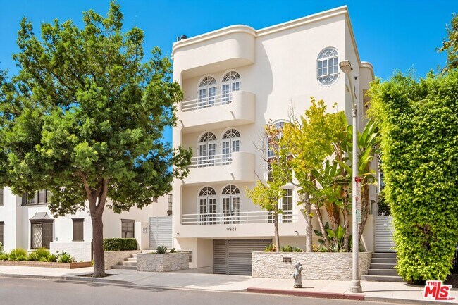 Building Photo - 9921 Durant Dr