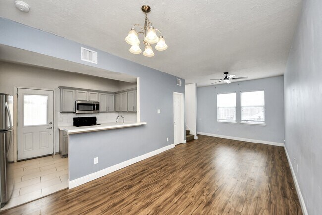 Building Photo - 3738 Lehall St