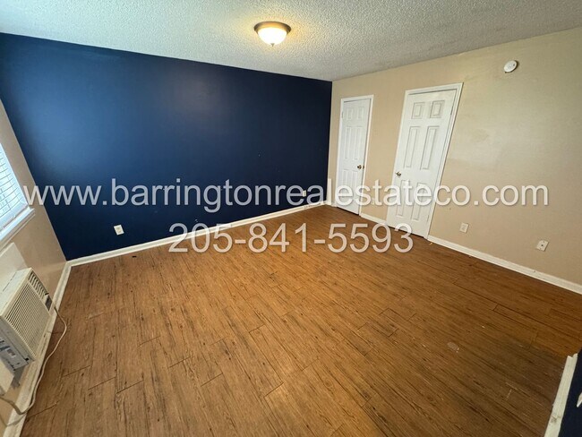 Building Photo - 908 4th Ave W