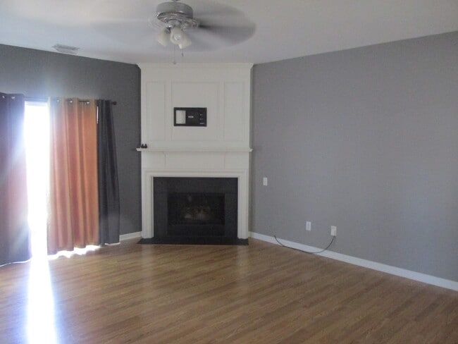 Building Photo - 3221 Mannington Dr