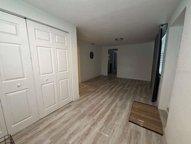 Building Photo - 4714 W Lawn Ave