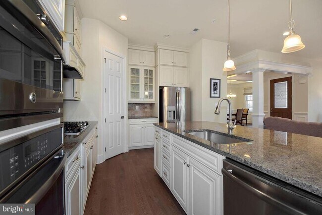 Building Photo - 71 Creekview Ln