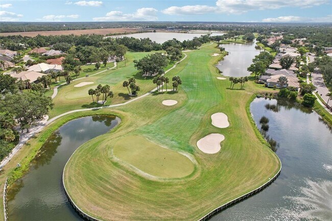 Building Photo - 561 Fallbrook Dr