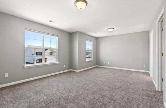 Building Photo - 2500 Feathersound Wy