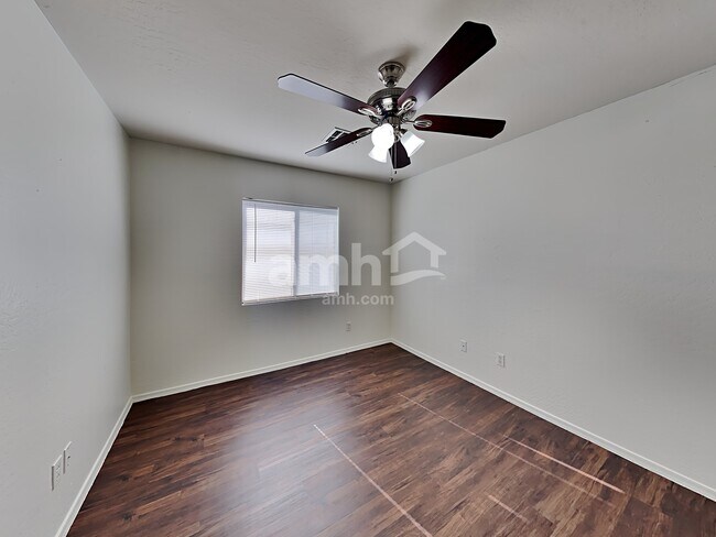 Building Photo - 12401 W Valentine Ave