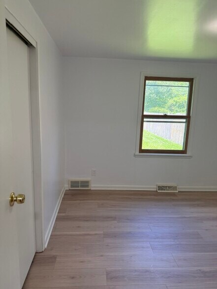 Bedroom 2 - 16 Brittany Dr