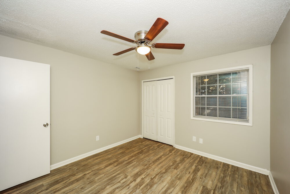 Building Photo - 8536 Pineland Dr