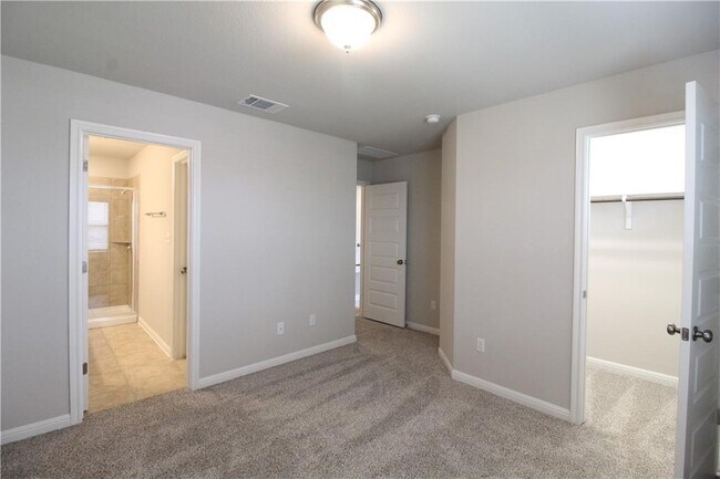 Building Photo - 2028 Arendale Dr