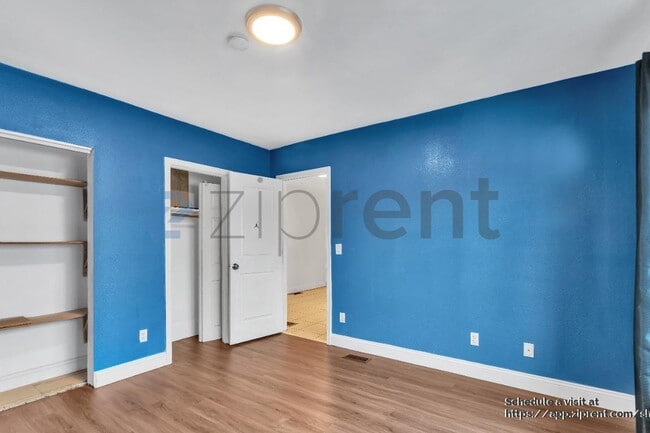 Building Photo - 1008 92nd Ave