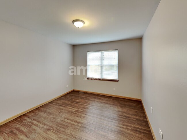 Building Photo - 1907 Westmore Grove Dr