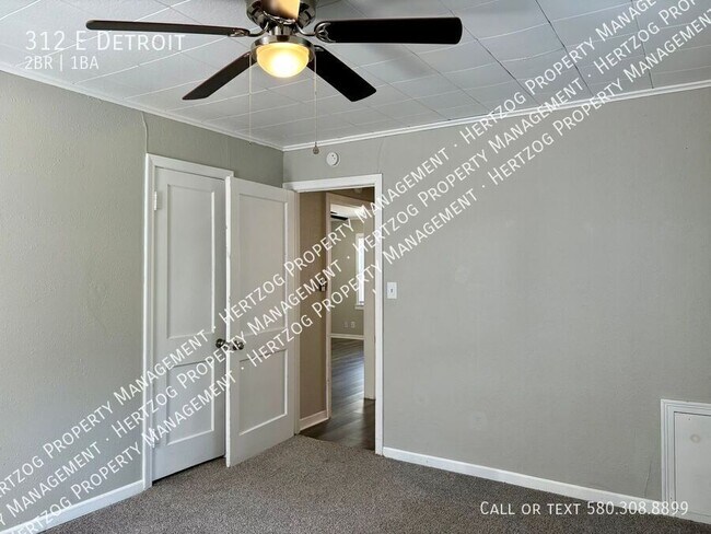 Building Photo - 312 E Detroit-