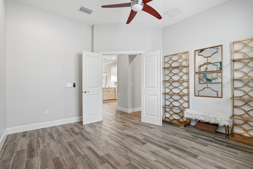Building Photo - 3162 Moorings Dr S