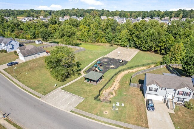 Building Photo - Stylish One-Level Home with 3 Bedrooms, 2 ...