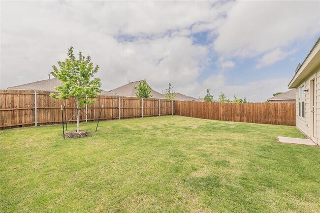Building Photo - 1705 Avery Pointe Dr
