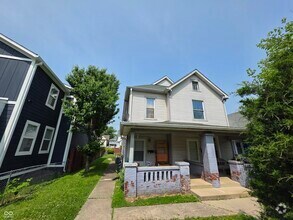 Building Photo - 2310 N Kenwood Ave