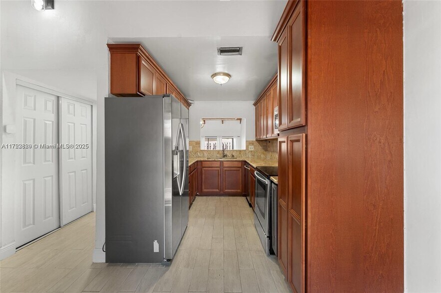 Building Photo - 8045 SW 21st Ct