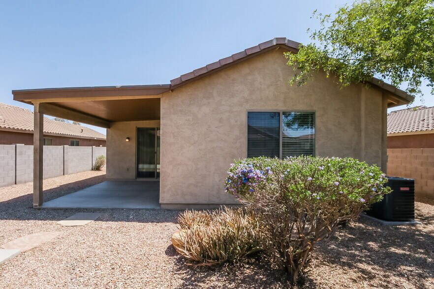 Building Photo - 2174 W Gold Dust Ave