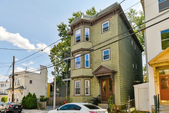 Building Photo - 14 Armstrong St