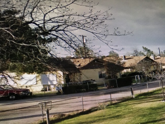 Building Photo - 919 Castro Ln