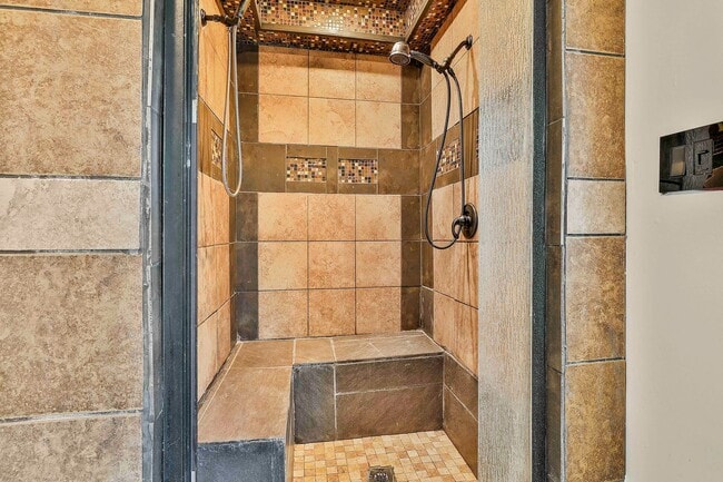 Building Photo - Character-Filled 3BR Home Near Grant Park & Summerhill