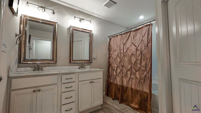 Building Photo - 181 Red Tail Cir