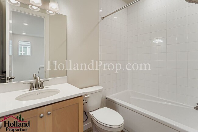 Building Photo - **SPECIAL OFFER $400.00 OFF FIRST MONTH RE...