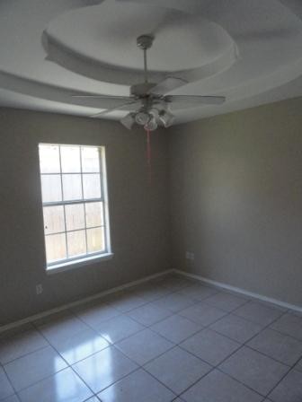 Building Photo - 927 French Ave