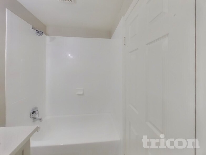 Building Photo - 3181 Arville St