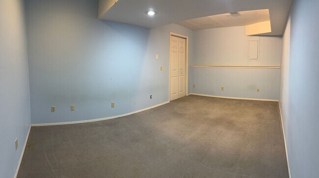 Building Photo - 6775 Windfaire Dr
